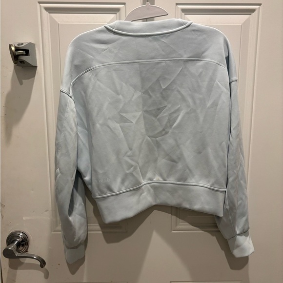 lLULULEMON Softstreme Perfectly Oversized Cropped Crew - Picture 3 of 4